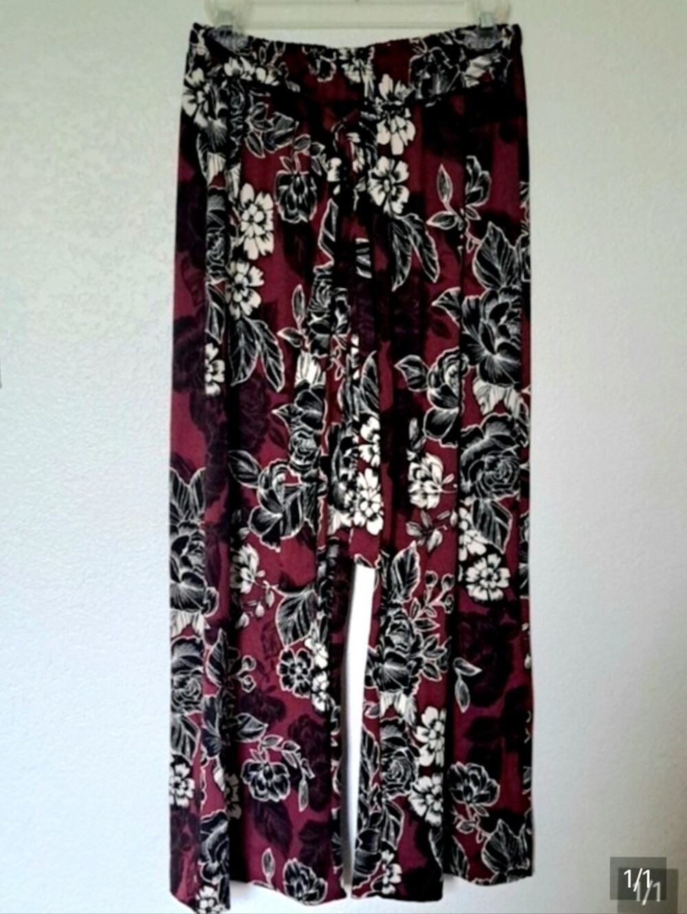 Burgundy Floral Wide-Leg Pants Size Medium